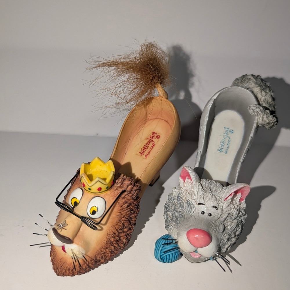 Willow‎ Hall Shoo Shoo Shoe Figurine Set Lion King of Jungle & Cat Meow Meow